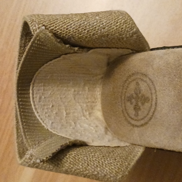 Stretch Sandals in Taupe are Made in Mexico in Size 10  (No Brand Name) - Picture 7 of 9